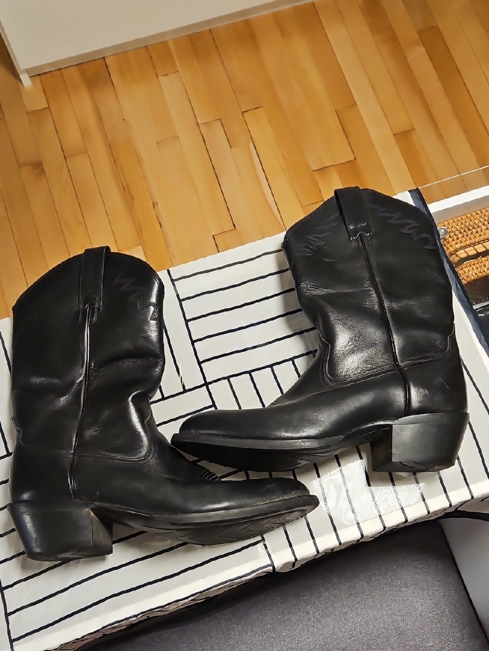 Ariat Black Leather Western Cowboy Boots